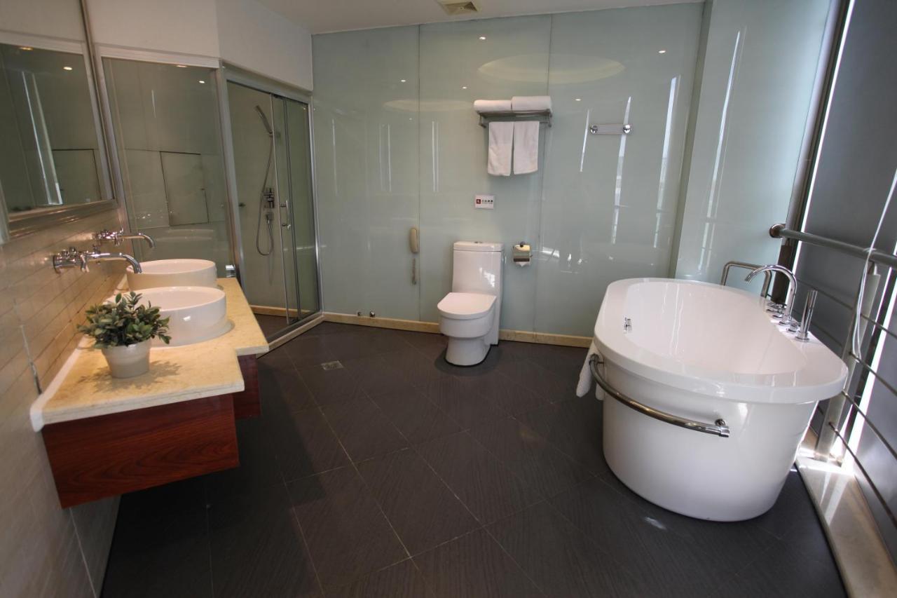 Ramada Meizhou Meizhou  Bagian luar foto